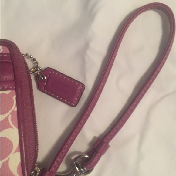 ❌SOLD❌Coach Chelsea Wallet/Wristlet💜 - Picture 5 of 5